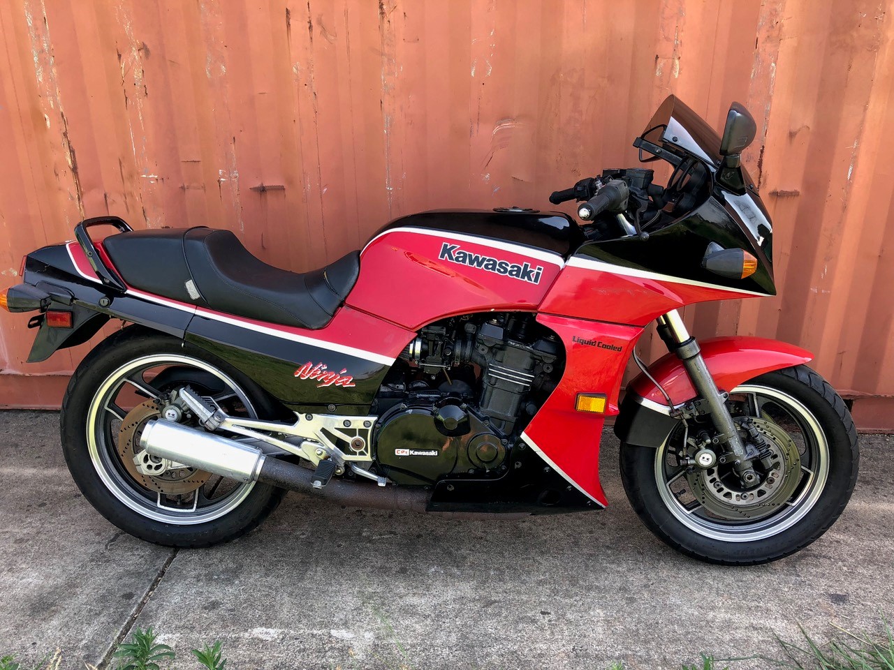1985 Kawasaki Ninja 900 - JBMD5036413 - JUST BIKES