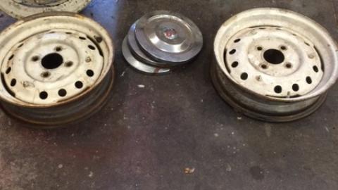 triumph tr4a irs wheels & hubs