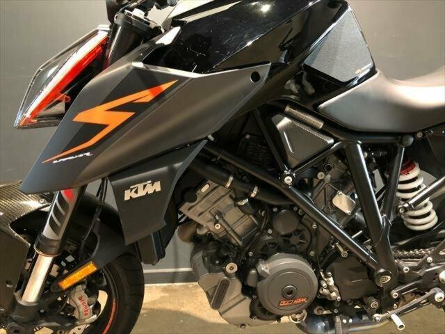 2017 Ktm 1290 Super Duke R Se Sports Jbfd5070165 Just Bikes