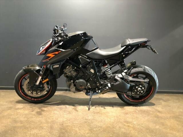2017 Ktm 1290 Super Duke R Se Sports Jbfd5070165 Just Bikes