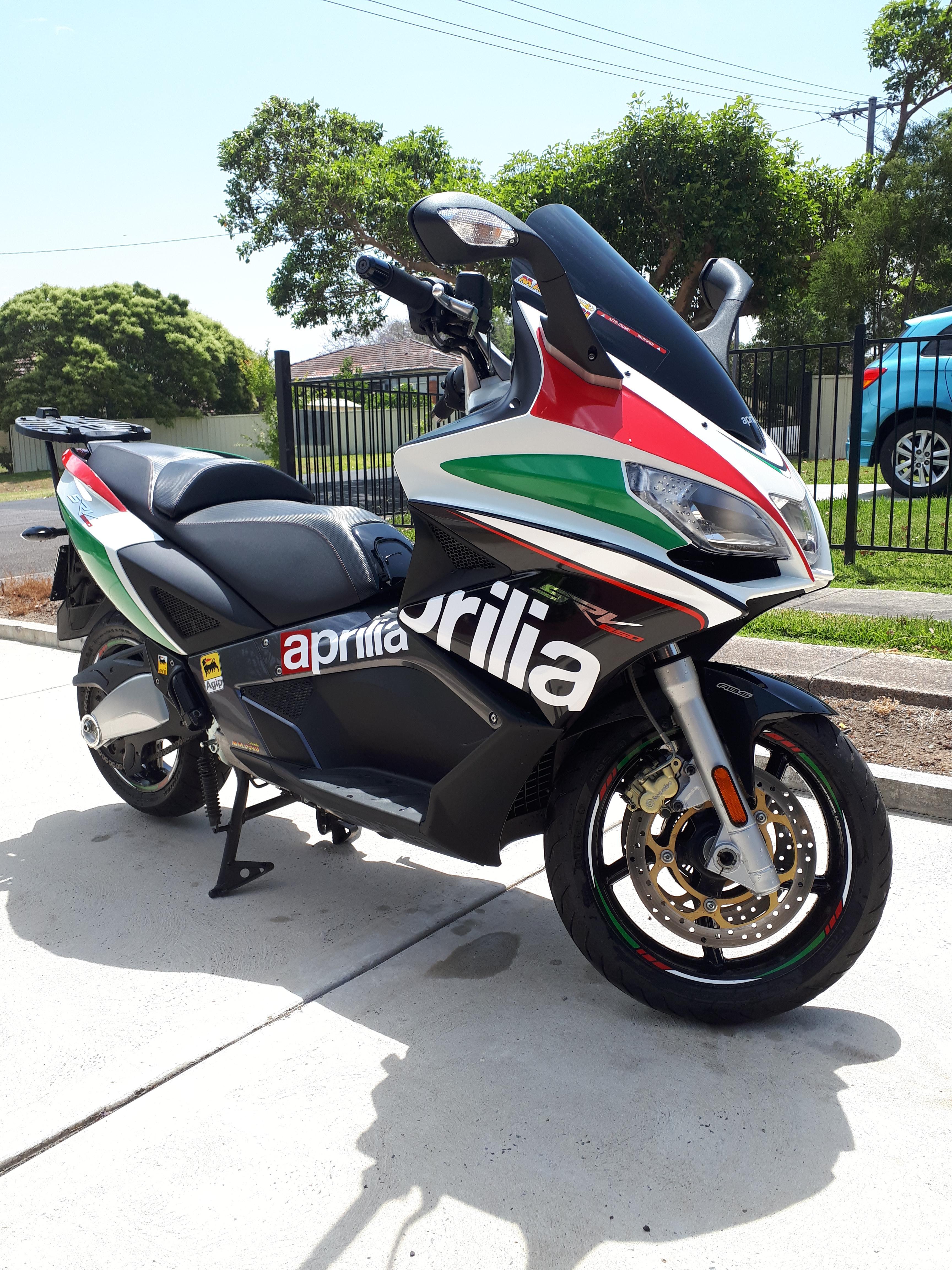 aprilia srv 850