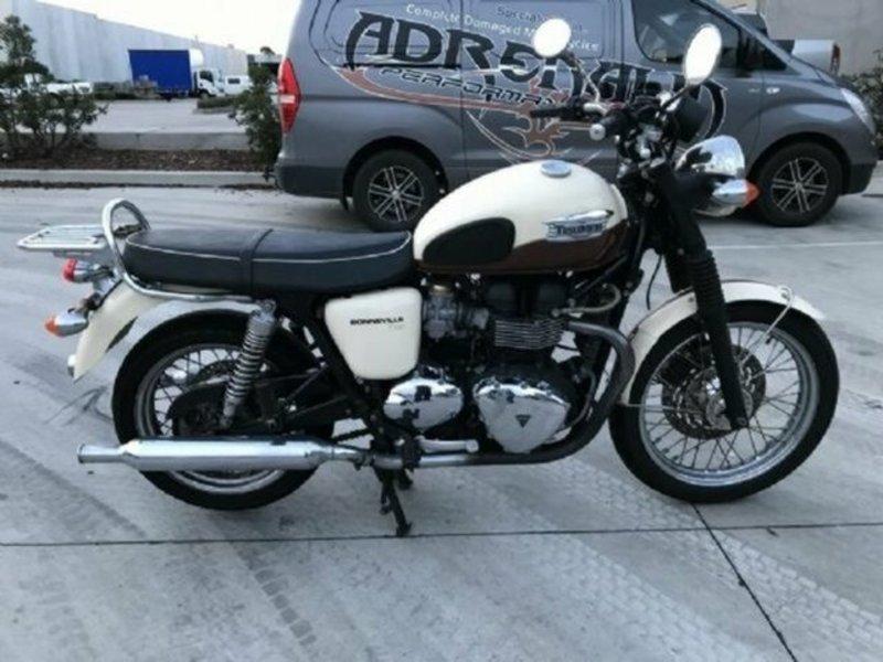 2011 Triumph Bonneville T100 Damaged