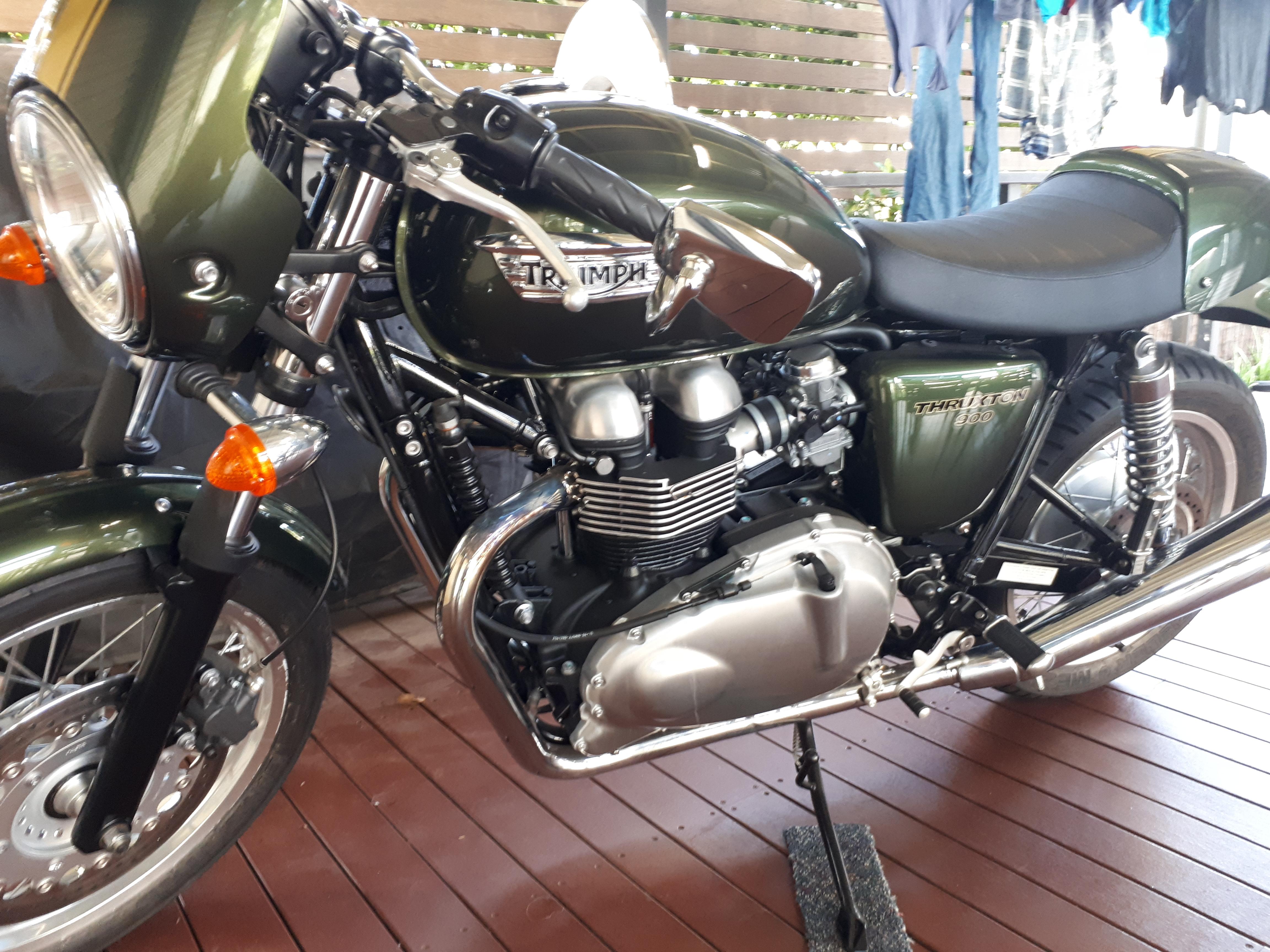 2016 triumph thruxton