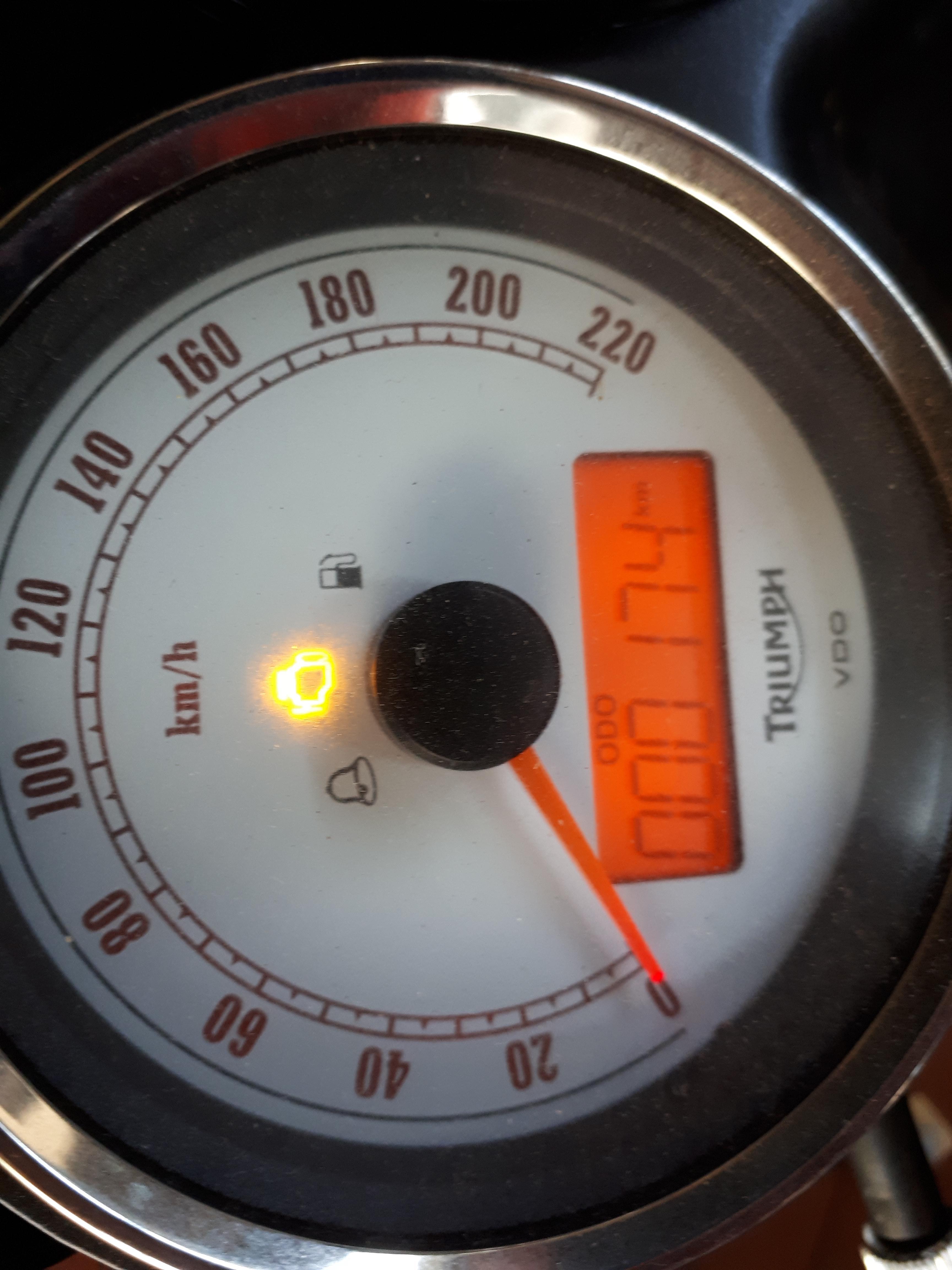 2016 triumph thruxton