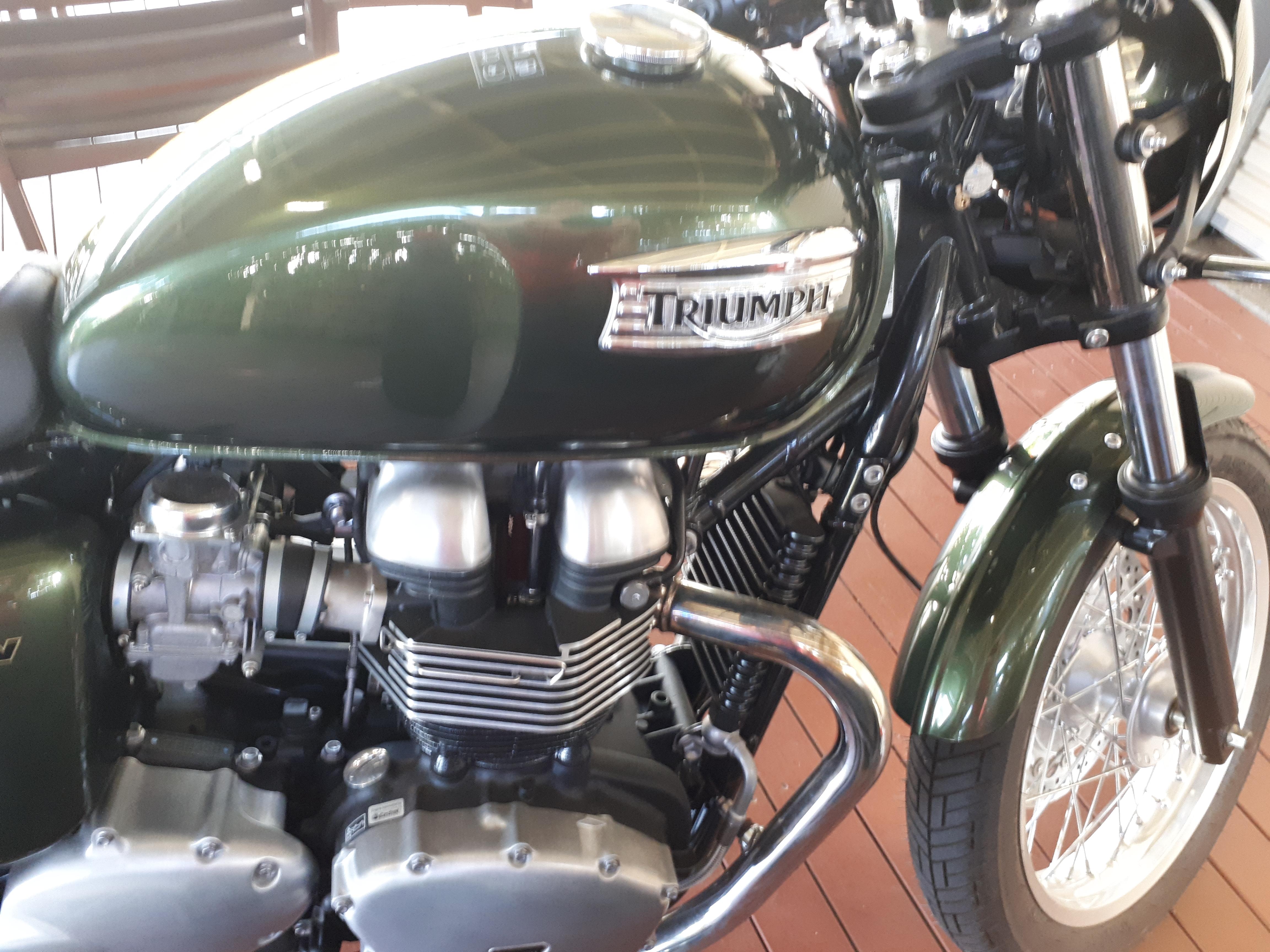 2016 triumph thruxton